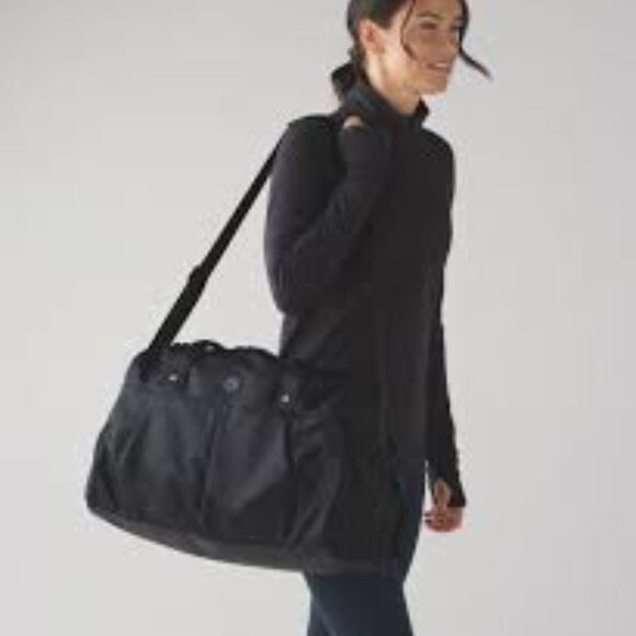 Lululemon All Day Duffel Bag Black - Picture 2 of 10